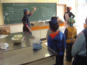 食育出前授業 昔のお菓子作り